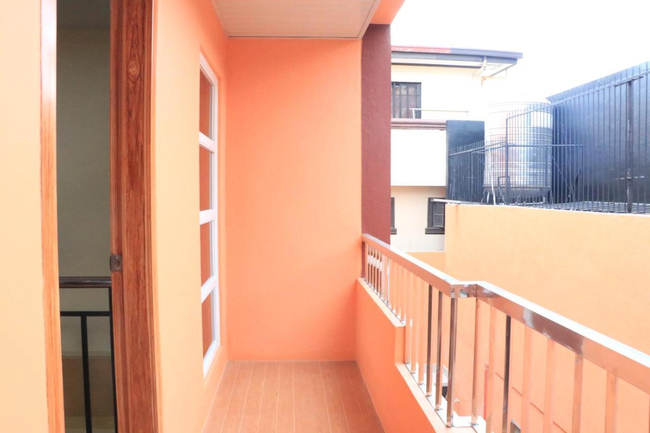 Anicia Guesthouse Rooms Paranaque City Dış mekan fotoğraf
